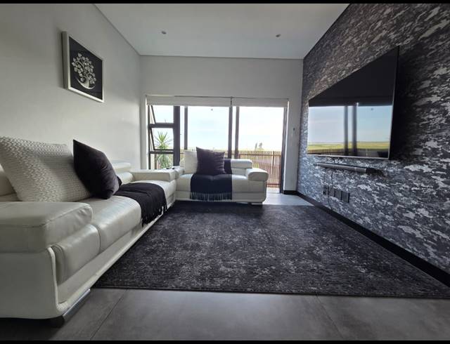 2 BEDROOM APARTMENT FOR SALE IN PALM LAKES ESTATE